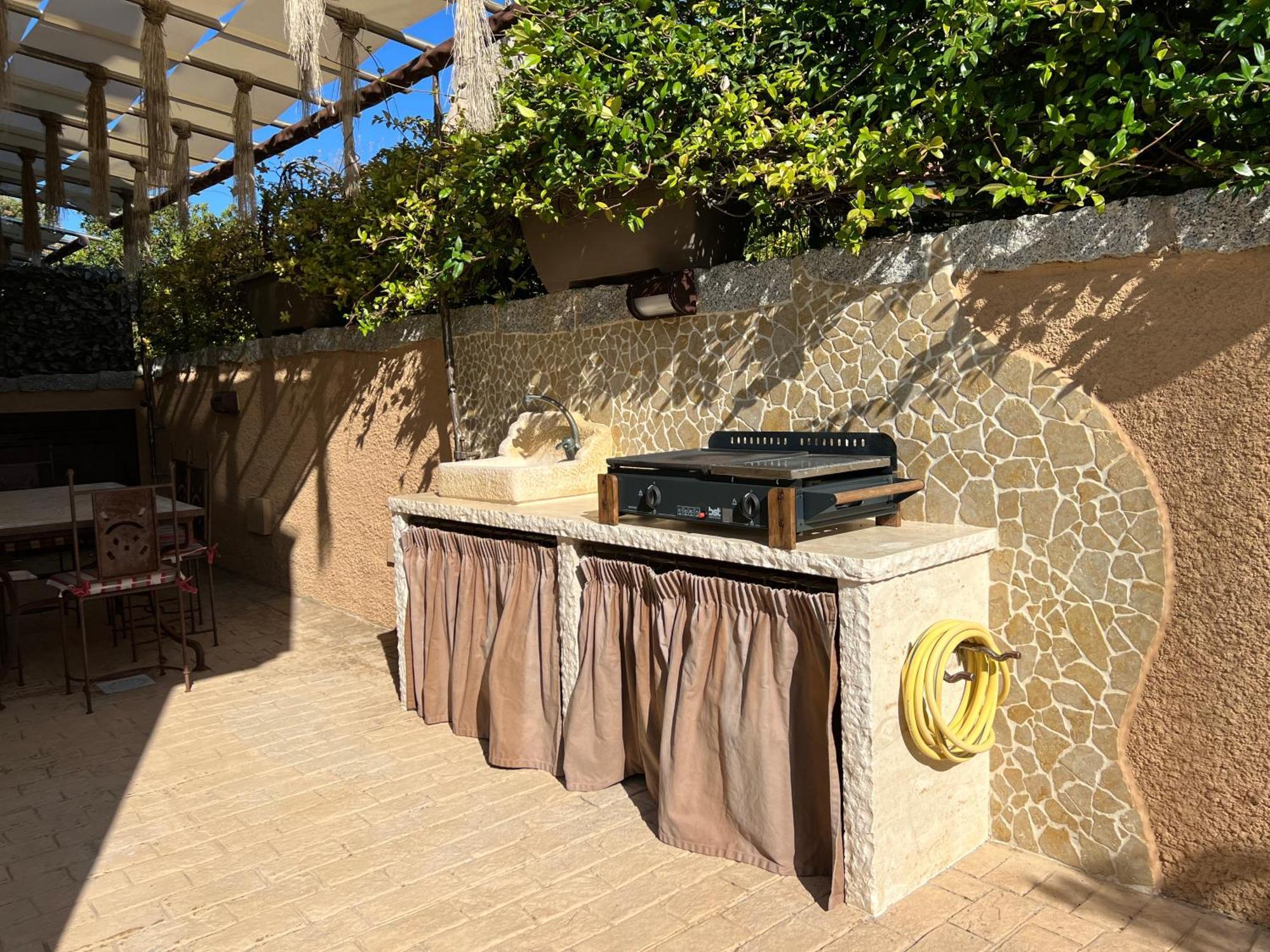 Antica Fonte Holiday Homes San Pantaleo Exterior foto