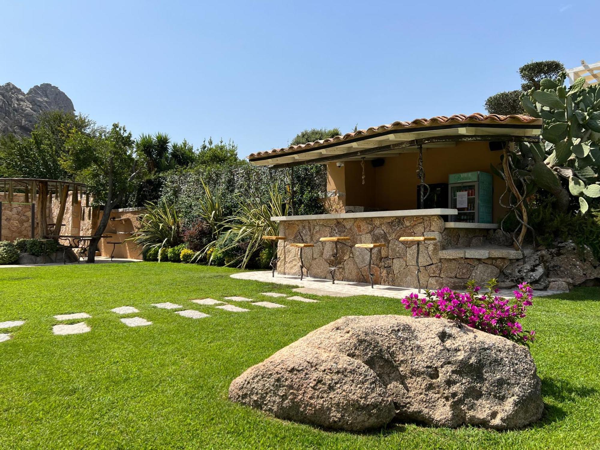Antica Fonte Holiday Homes San Pantaleo Exterior foto